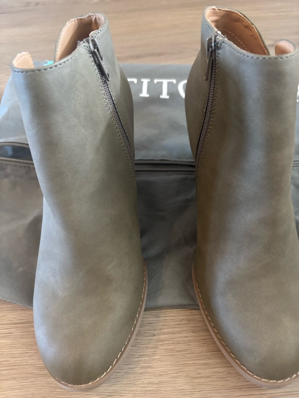 Report Wedge Ankle Bootie Women's Olive Suede Wedge Booties MSRP $57 Sz 9 NWT - Picture 4 of 5